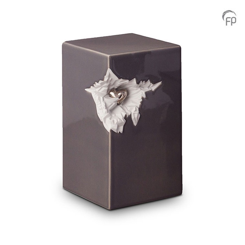 Urn keramiek vierkant grijs met hart groot